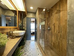 Central Old Town Cottage