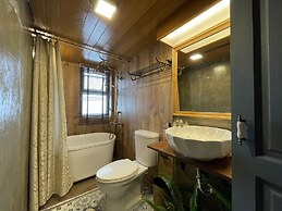 Central Old Town Cottage