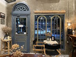 Central Old Town Cottage