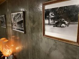 Central Old Town Cottage