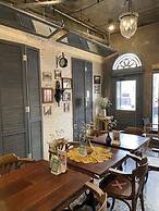 Central Old Town Cottage