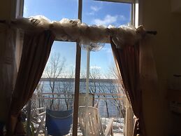 Cozy water front Montreal