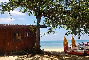 Crusoe Cabins Casobe