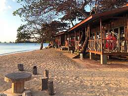 Crusoe Cabins Casobe