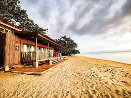 Crusoe Cabins Casobe