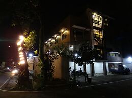 Front One Inn Malang