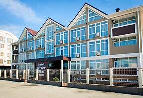 River Star Hotel