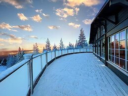 Mountain Lodge