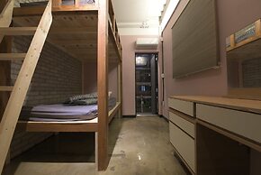 Inno Guesthouse & Bar Hongdae - Hostel