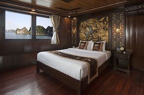 Renea Cruises Halong