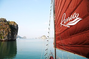 Renea Cruises Halong