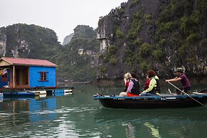 Renea Cruises Halong