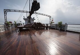 Renea Cruises Halong