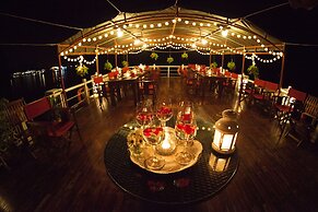 Renea Cruises Halong