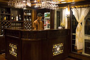 Renea Cruises Halong