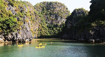 Renea Cruises Halong