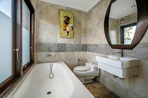 Hartaning House by Pramana Villas