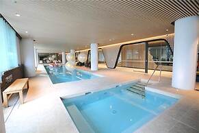 Pride Docklands Waterfront Apartment City View