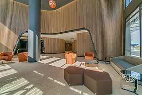 Pride Docklands Waterfront Apartment City View