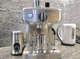 Pride Fawkner Apartments