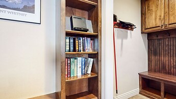 Horizons 4 165 Updated Condo, Walk to Town, On Shuttle Route to Lodges