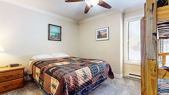 Horizons 4 165 Updated Condo, Walk to Town, On Shuttle Route to Lodges