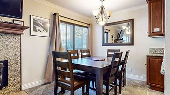 Horizons 4 165 Updated Condo, Walk to Town, On Shuttle Route to Lodges