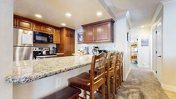 Horizons 4 165 Updated Condo, Walk to Town, On Shuttle Route to Lodges