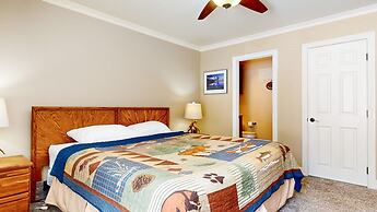 Horizons 4 165 Updated Condo, Walk to Town, On Shuttle Route to Lodges