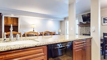 Horizons 4 165 Updated Condo, Walk to Town, On Shuttle Route to Lodges