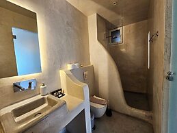 The Muse Of Santorini - Hot Tub Suites