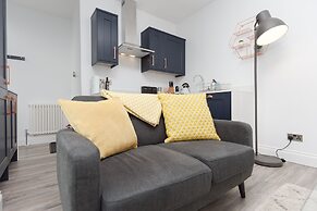 Dollar Apartments at 39