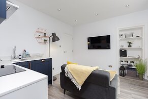 Dollar Apartments at 39