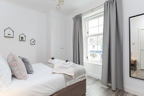 Dollar Apartments at 39