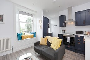Dollar Apartments at 39