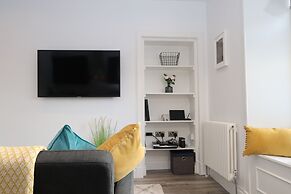 Dollar Apartments at 39
