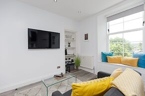 Dollar Apartments at 39