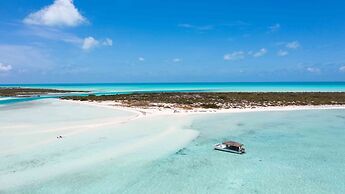 Ambergris Cay Private Island – All Inclusive – PLS Island Hopper Fligh