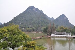 FangLian Lake Holiday Resort