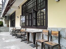 FangLian Lake Holiday Resort