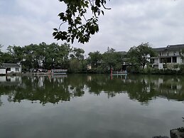 FangLian Lake Holiday Resort
