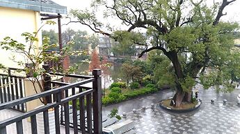 FangLian Lake Holiday Resort