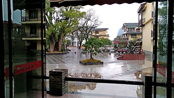 FangLian Lake Holiday Resort