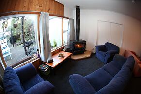 Adventure Inn Marahau - Hostel