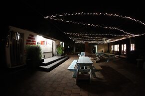 Adventure Inn Marahau - Hostel