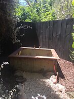 Adventure Inn Marahau - Hostel