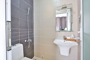 Sunflower Boutique Studio Apartment