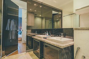 LUMA At Platinum Suite