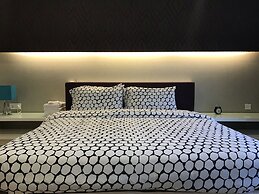 LUMA At Platinum Suite