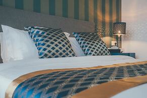 LUMA At Platinum Suite